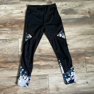 ⭐️Leggings with mesh cutouts and designs